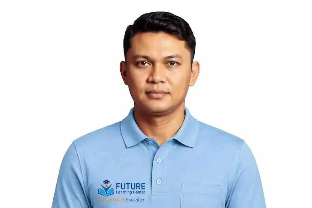Pas Foto Mr.Yogie with Uniform